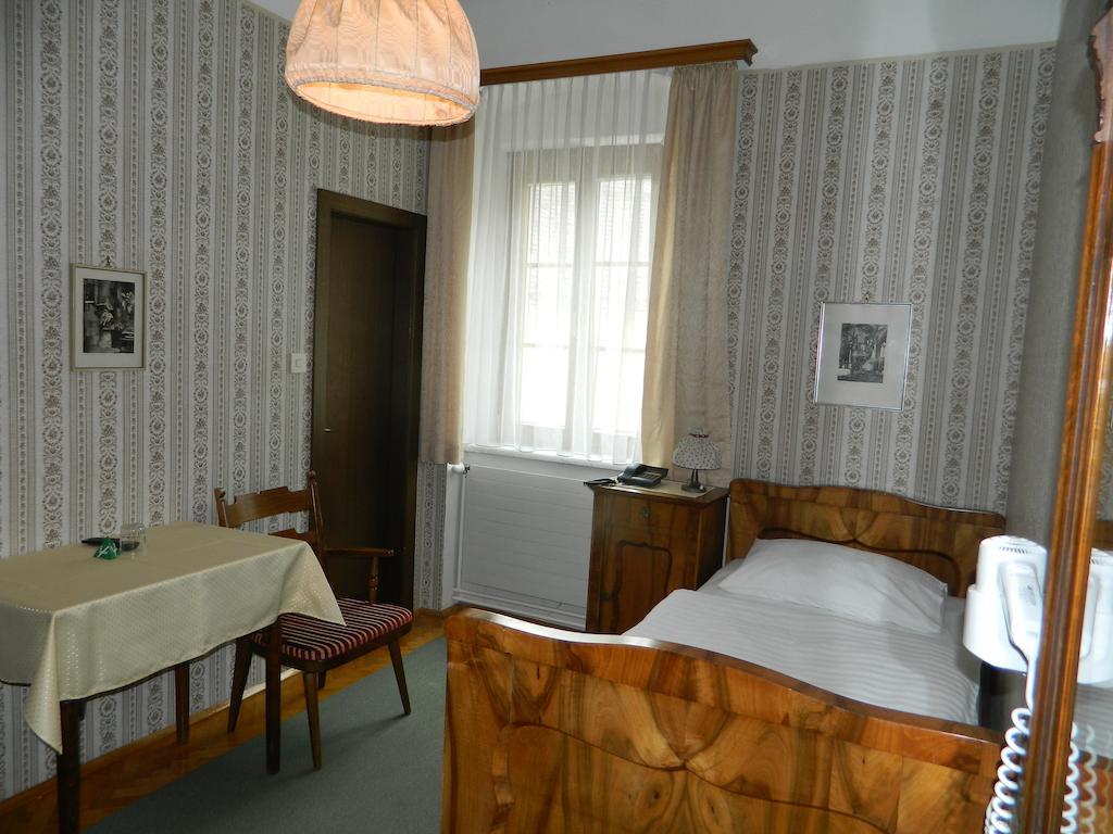 גריין Hotel-Garni Goldenes Kreuz חדר תמונה
