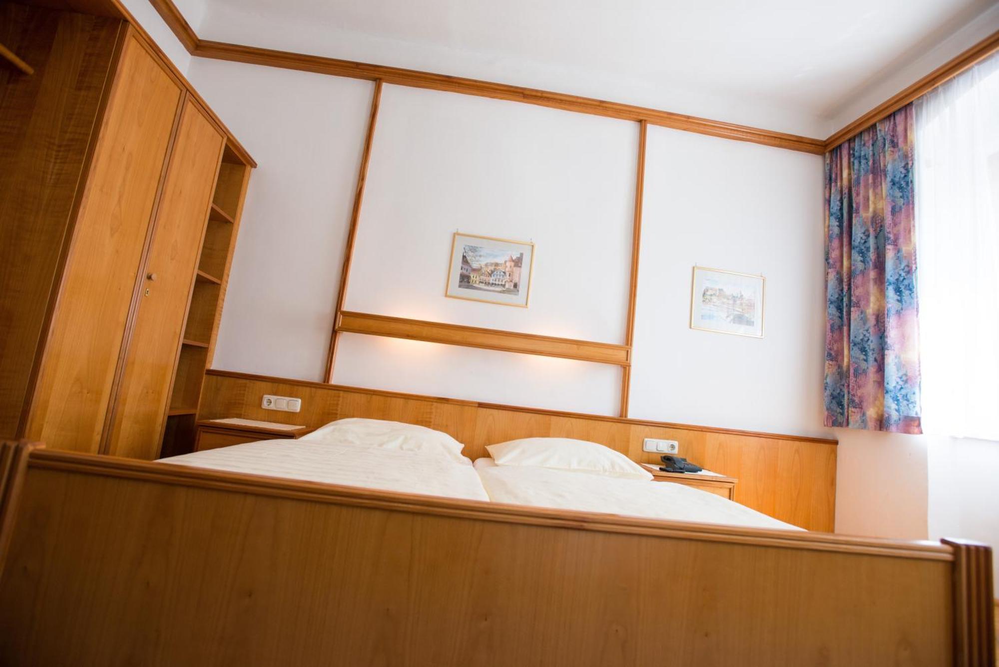 גריין Hotel-Garni Goldenes Kreuz חדר תמונה